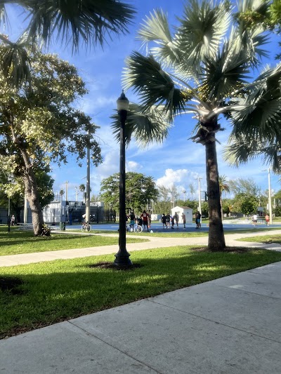 Flamingo Park Baseball Stadium photo 2