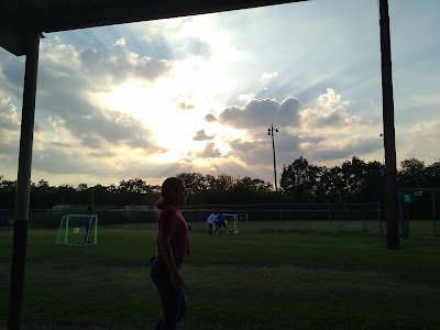 Oaks Dads' Club Candlelight Fields photo 4