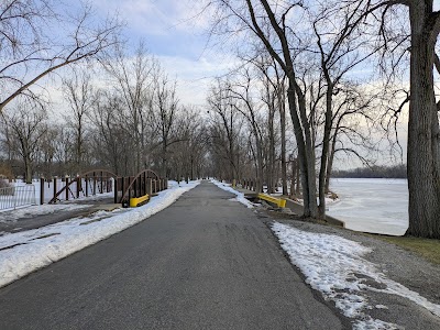 Riverside Park photo 5