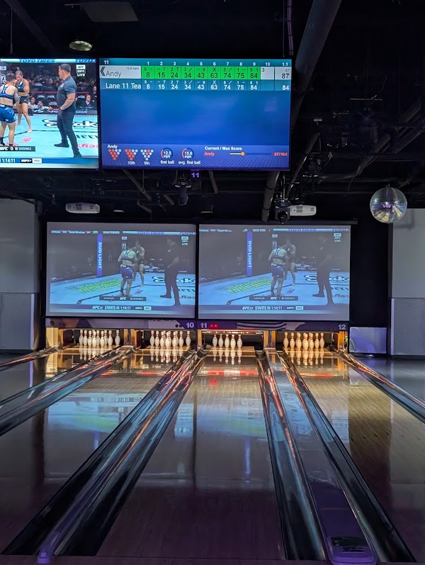 Round1 Bowling & Arcade Fashion District Philadelphia photo 4