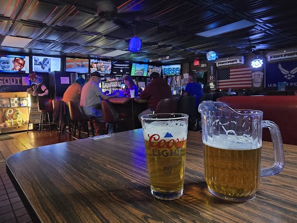 The Dugout Sports Bar & Grill photo 3